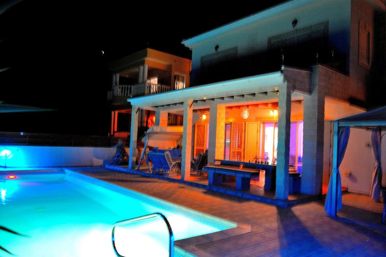 Villa Ocean Breeze Peyia Exterior photo